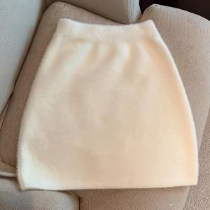 TEMU 엘리트의 우아한 A라인 미니 스커트 - 하이웨이스트 텀미 컨트롤 겨울 스커트, 부드러운 숏 길이, 베이지 솔리드 컬러, 세탁기 사용 가능 - 레이어링 없는 스커트, 파티, 캐주얼 - 슬림핏 가을/겨울 아웃핏