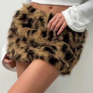 TEMU 여성 Y2K 뮤직 페스티벌 스커트 - 로우 라이즈 스키니 핏, 푹신한 인조 모피 트림, 브라운, 콘서트, 파티 & 캐주얼 복장용 비침 방지 원단 - 봄/여름/가을 의상, 콘서트 의상, 파티 웨어, 트렌디 패션, 가벼운 소재, 여성스커트, 롱스커트, 레이어드스커트, 플리츠스커트, 체크스커트, 롱치마