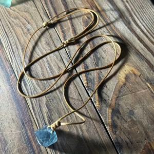 TEMU 빈티지 천연 블루 플루오리트 펜던트 목걸이, 원석 힐링 천연 펜듀럼 장식, 조절 가능한 직조 코드, 남녀 모두에게 적합, 일상복으로 완벽, 어버이날 선물