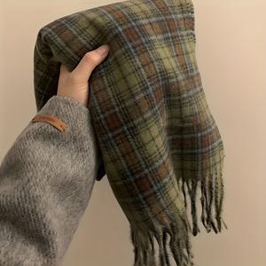 TEMU 1개 여성용 우아한 그린 체크 스카프 태슬 장식 - 부드럽고 따뜻한 방풍 쇼울 칼라, 타탄 패턴 (브라운/그린/블랙/베이지) - 겨울용 비탄력 내구성, 코트나 목에 다용도 랩, 손세탁 가능 & 형태 유지