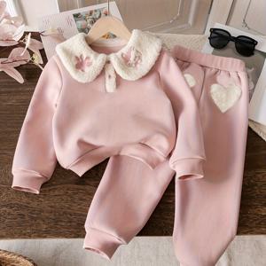 TEMU 2pcs 여아 가을 겨울 자수 스웨트셔츠 + 바지 세트, 양모 플리스 패치워크 긴팔 풀오버, 발 & 리본 패턴, 캐주얼 라운드넥 루즈핏 바지 투피스 의상, 하트 플러시 아플리케 디자인, 야외용