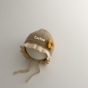 TEMU 1개 맞춤형 이름 & 이니셜 비니 - 부드러운 밝은 색상 - 인체 친화적인 겨울 모자, 우아한 플로럴 디자인, 포근한 귀걸이 & 이니셜 자수, 손세탁만 가능 - , 여행, 휴일 선물로 이상적 - 추운 날씨 필수품, 겨울 모자, 겨울모자, 여름 비니