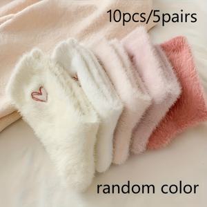 TEMU 10개입 5켤레 코랄 보온 양말, 하트 자수 두꺼운 중목 양말, 겨울 홈 캐주얼 양말, 부드러운 방한 선물 선택, 청소년용