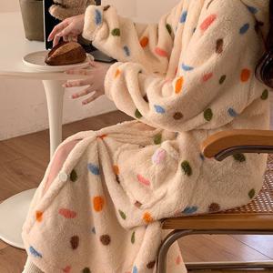 TEMU 두꺼운 겨울 후드 파자마 가운 - 플러시 코랄 느낌의 긴 기모노, 컬러풀 하트 & 도트 프린트 (베이지/), 스퀘어 칼라 & 후드 케이프 - 편안한 세탁 가능한 잠옷