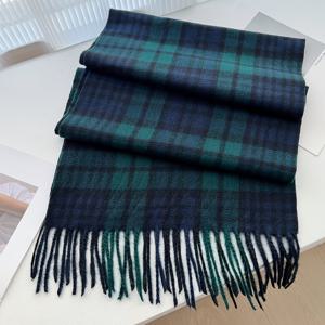 TEMU 남녀공용 영국 타탄 숄 스카프 - 헤비듀티 체크 겨울 랩, 그린/블랙/화이트/레드 스코틀랜드 패턴, 캐주얼 & 포멀 의상용 부드럽고 따뜻한 긴 스카프, 손세탁 가능 (드라이클리닝 금지) - 한국 스타일 다기능