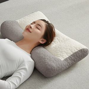 TEMU 경추베개 라텍스 혼합 소재 부드러운 촉감과 높은 탄력성 목과 어깨 부담 줄여주는 편안한 수면용 베개 옆잠용으로도 적합