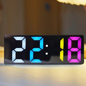 TEMU 온도 및 날짜 표시가 있는 현대적인 블랙 디지털 LED 침대시계, 12/24시간 형식, 스누즈 및 야간 모드, USB 또는 배터리 구동 - 침실, 거실 또는 사무실 장식에 완벽함