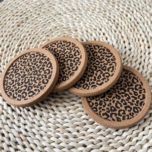 TEMU 4개 수제 코르크 코스터, 표범 무늬 각인, 두꺼운 홈이 있는 가장자리, 러스틱한 테이블 장식, 머그컵 & 유리잔용, 발렌타인데이, 어머니날, 아버지날, 졸업식, 라마단 선물에 이상적