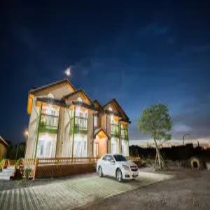 [제주/제주] 제주 빨간풍차 펜션 (카라반/바베큐장/커플/주차장/가족/복층/공용수영장(실외))