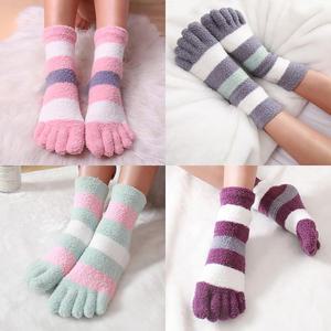 극세사 보온 스트라이프 이두나 발가락 수면양말 (발가락수면양말)