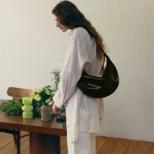 [롯데백화점]조이그라이슨 준 호보백 미디움 플레인 LW4AD3030_H5