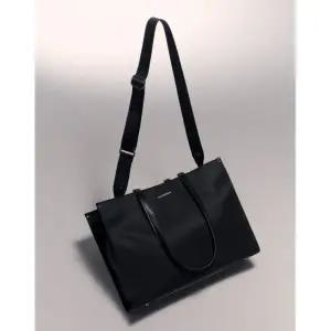 JILL BY JILLSTUART 질바이질스튜어트 케미백 블랙 리사이클 나일론 라지 숄더백 JLBA4F321BK 356245