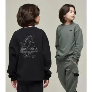 [내셔널지오그래픽키즈](강남점)시그니처 어드벤처 맨투맨/팬츠 10종택1 K243USW220