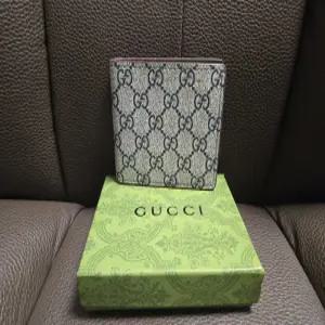 맹자엄마/구찌/지갑/남성용/반지갑/케이스포함/신품/시마로고