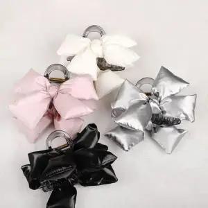 [콩심팥심]시후주얼리 글로시 패딩 리본 패브릭 집게핀 HA895Tp 여성헤어 패브릭