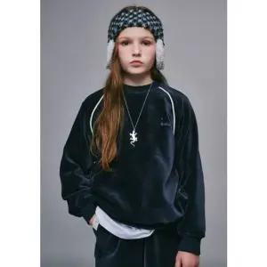 [갤러리아] (블루테일) **AZI4TS03NV 파이핑 골지 레글런 맨투맨