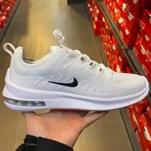 국내매장판 나이키 흰색 운동화 에어맥스 엑시스 화이트