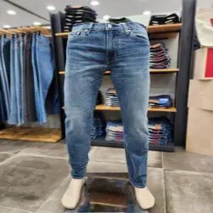 511 프리미엄 슬림 일자 데님 04511-2407