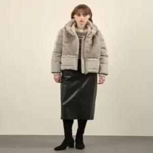 [올리비아로렌] 인조퍼 배색 다운점퍼VVCKD4WA291