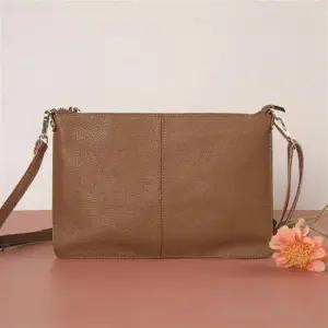 여성 가죽 크로스백 대 데일리 가방