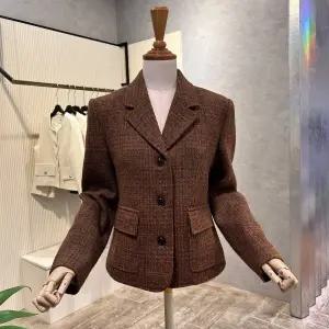 [대구백화점] [ab.f.z]크롭 체크 아플리케 소매 모직 자켓(AOZ4QJ06J)