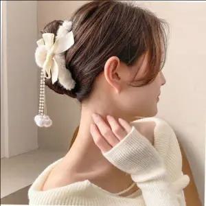 [콩심팥심]겨울 인기 폼폼방울 데일리 리본 퍼 집게핀 겨울헤어