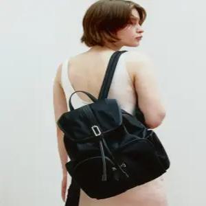 닥스 액세서리 26SS [완판재입고][주문폭주][D-LOCK] 블랙 D락장식 나일론 백팩 DCBA6E968BK