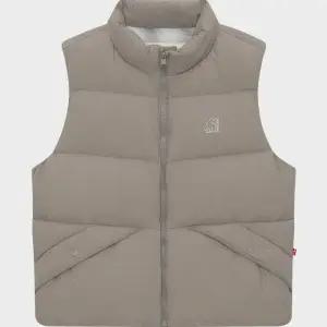 국내매장정품 노르디스크 패딩 점퍼 크리스탈다운 푸퍼 베스트 - U (Grey) 방한옷 겨울패딩 역시즌 방한복