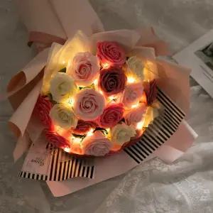 비누 장미 조화 꽃다발 LED 로맨틱퀸 A 55cm 인테리어 꽃 선물 장식 기념일 졸업식 발표회 학예회 조명