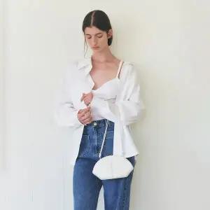 [조이그라이슨](강남점)쉘 미니 크로스바디 LW5SA1770_02