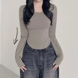 [슬림라인/허얇핏] 리아 밑단굴림 라운드넥 크롭 긴팔 티셔츠