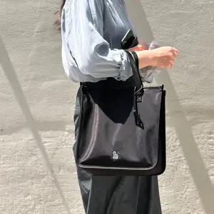 [헤지스](대구신세계)[생활방수][완판재입고] 아이코닉 블랙 나일론 토트백 HJBA5FE21BK