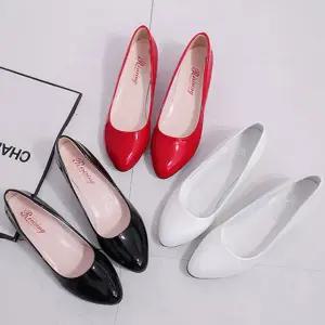 쿨샵 여자 유광구두 낮은굽 펌프스 에나멜 로우힐