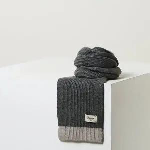 [헤지스](대구신세계)그레이 로고장식 울캐시미어혼방 머플러 HJMU5F862G2