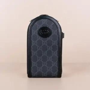 GG 수프림 지퍼 폰케이스 블랙 그레이 724357 92TCF 1000