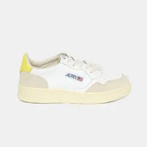 (남성) 23SS 메달리스트 화이트 레더 스웨이드 옐로우탭 스니커즈 AULM LS54