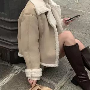 뉴랑 양털 스웨이드 무스탕 자켓 겨울 여성 데일리 데일리룩 겨울자켓