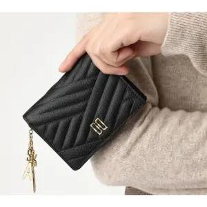 갤러리아 닥스 블랙 퀼팅 로고 참장식 반지갑 DCWA2F218