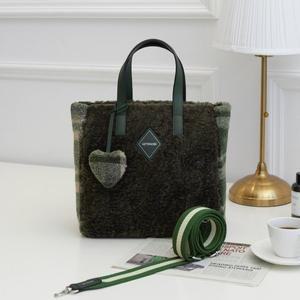 [기타][KETRNEBE] TEDDY SNOW(테디 스노우) 카키 시어링백