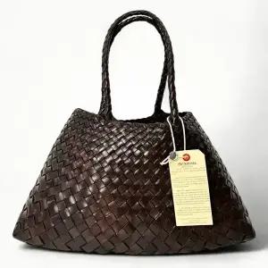 공식수입 25시즌 드래곤디퓨전 산타크로체 빅 다크브라운