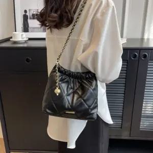 LD 투투 체인 미니 숄더백 가방 토트백 여성 핸드백 퀼팅 누빔