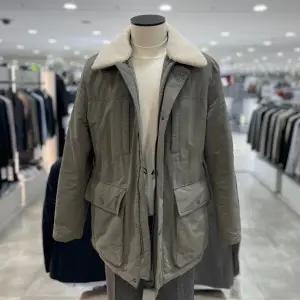 [지오지아]2컬러 보아퍼 탈부착 사파리 덕다운 패딩_ABF4FP1102_2COR_DG