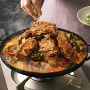 온가족 배부른 고기듬뿍 우거지감자탕 3kg (3~4인분)