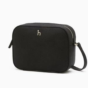 [NS홈쇼핑][헤지스ACC] 블랙 가죽   퍼피 카메라백  HIWA5E180[35104405]