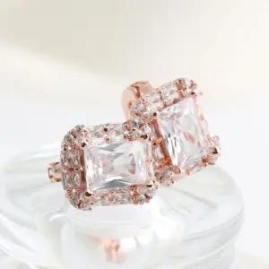 [아우트]학생귀걸이 볼드 큐빅 원터치링 귀걸이 14K