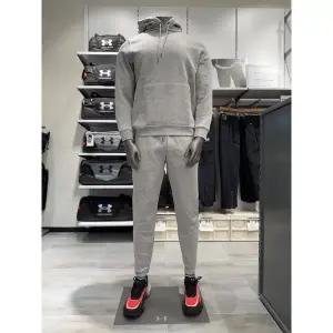 [언더아머](대전신세계)1373880-013 1373882-013 그레이 남성 UA 아이콘 플리스 기모 트레이닝복 셋업