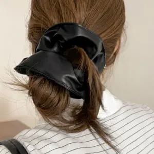 [콩심팥심]레더 곱창끈 헤어슈슈 가죽 머리끈 헤어 액세서리