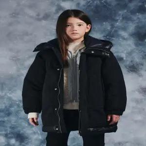 [대구백화점] [블루테일]블랙 후드 롱 다운 점퍼(AZH3JP05BK )