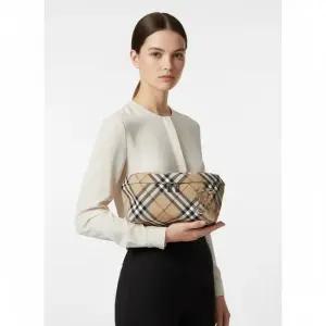 남성 ESSENTIAL 힙색  ML ESSENTIAL 8091780) 25SS