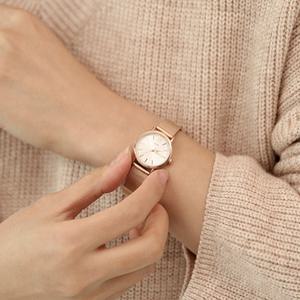 [로이드]1층 동아수성점[인기상품] 베이직 원형 다이얼 로즈골드 메쉬시계 LL2G21101IGG